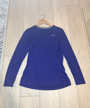 Nike Dri-Fit Legend Running T Shirt Women's Size M Purple Long-Sleeve 453182 545